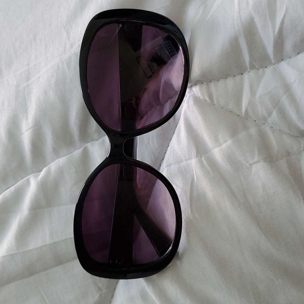 SIMPLY VERA SUNGLASSES